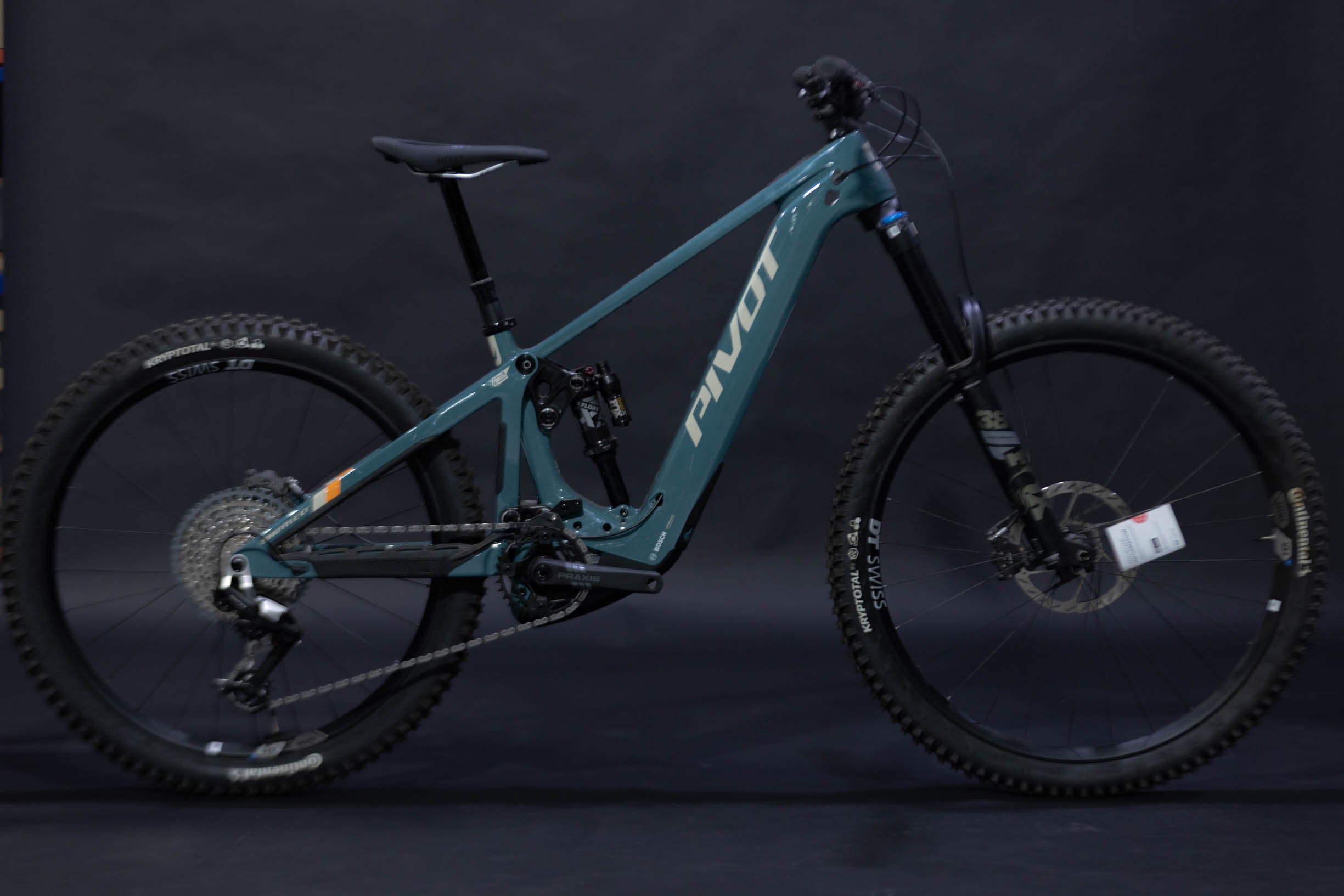 Bicicleta de Montaña Asistida Doble Suspensión Pivot Cycles Shuttle LT 29" Talla Small (2025) (NUEVA)