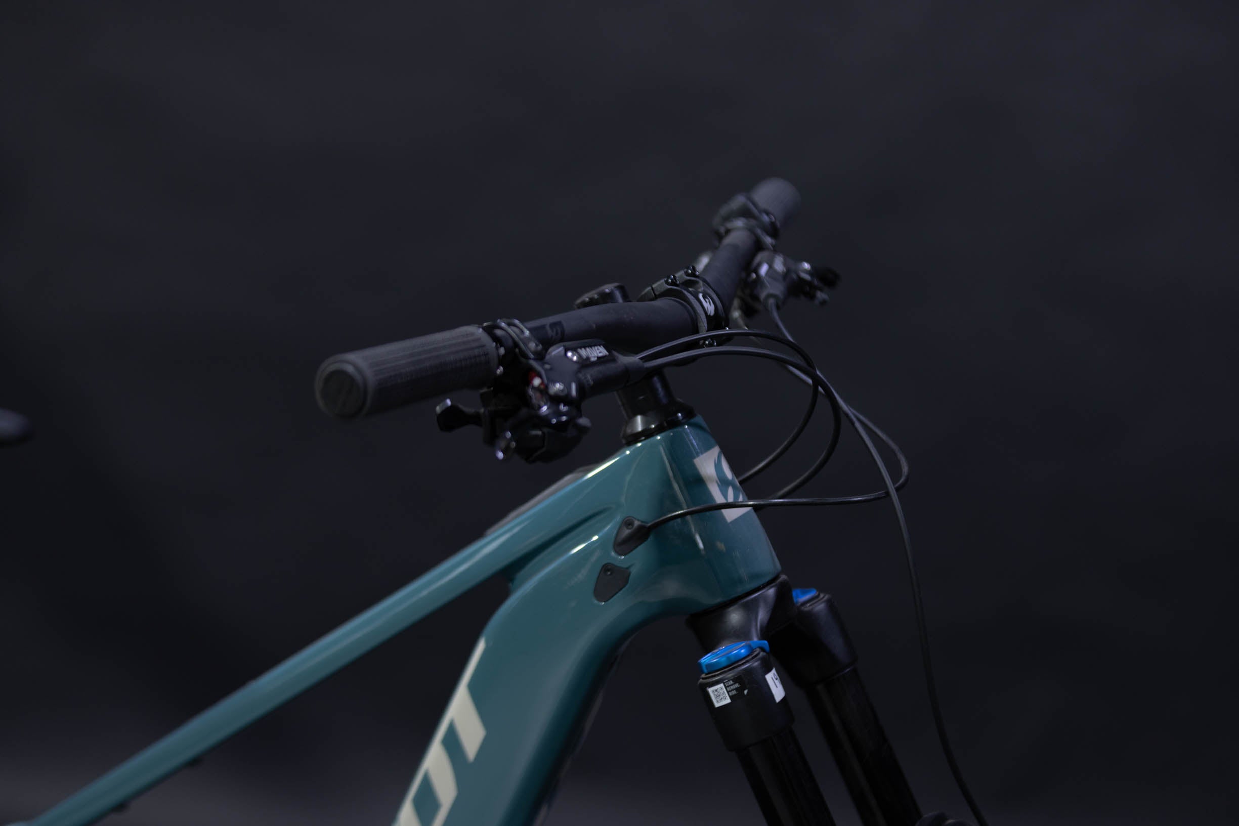 Bicicleta de Montaña Asistida Doble Suspensión Pivot Cycles Shuttle LT 29" Talla Small (2025) (NUEVA)