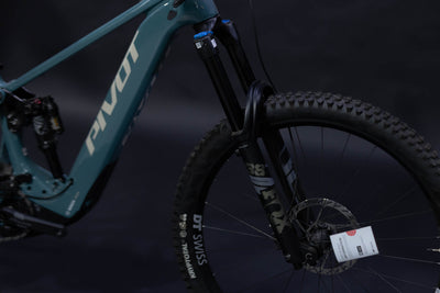 Bicicleta de Montaña Asistida Doble Suspensión Pivot Cycles Shuttle LT 29" Talla Small (2025) (NUEVA)