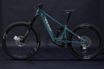 Bicicleta de Montaña Asistida Doble Suspensión Pivot Cycles Shuttle LT 29" Talla Small (2025) (NUEVA)