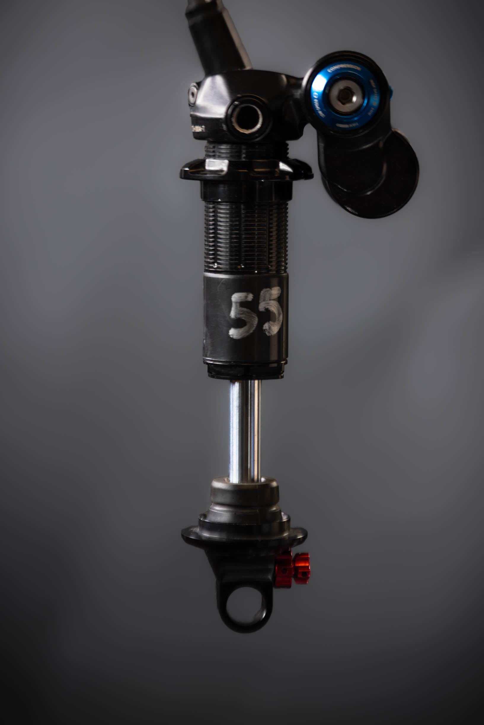 Shock Fox DHX2 185*55  TRS55