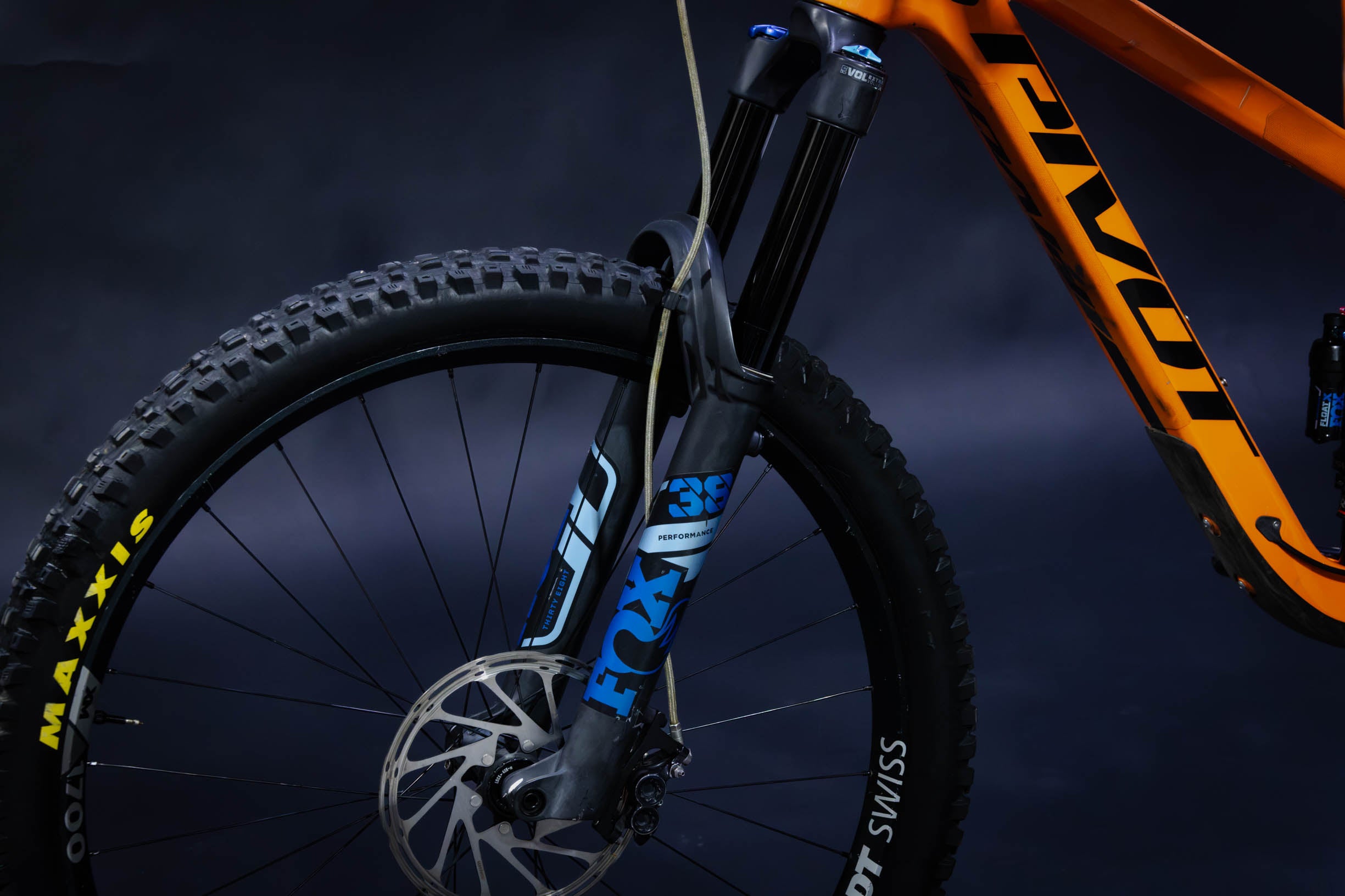 Bicicleta De Montaña Doble Suspensión Pivot Cycles Firebird 29" Talla Large (2023) Seminueva