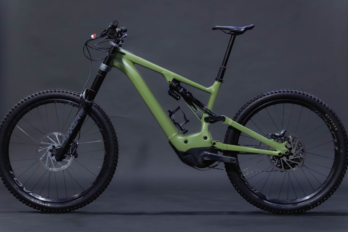 Bicicleta de Montaña Asistida Doble Suspensión Specialized Kenevo 27.5" Talla Large S4 (2022) Seminueva