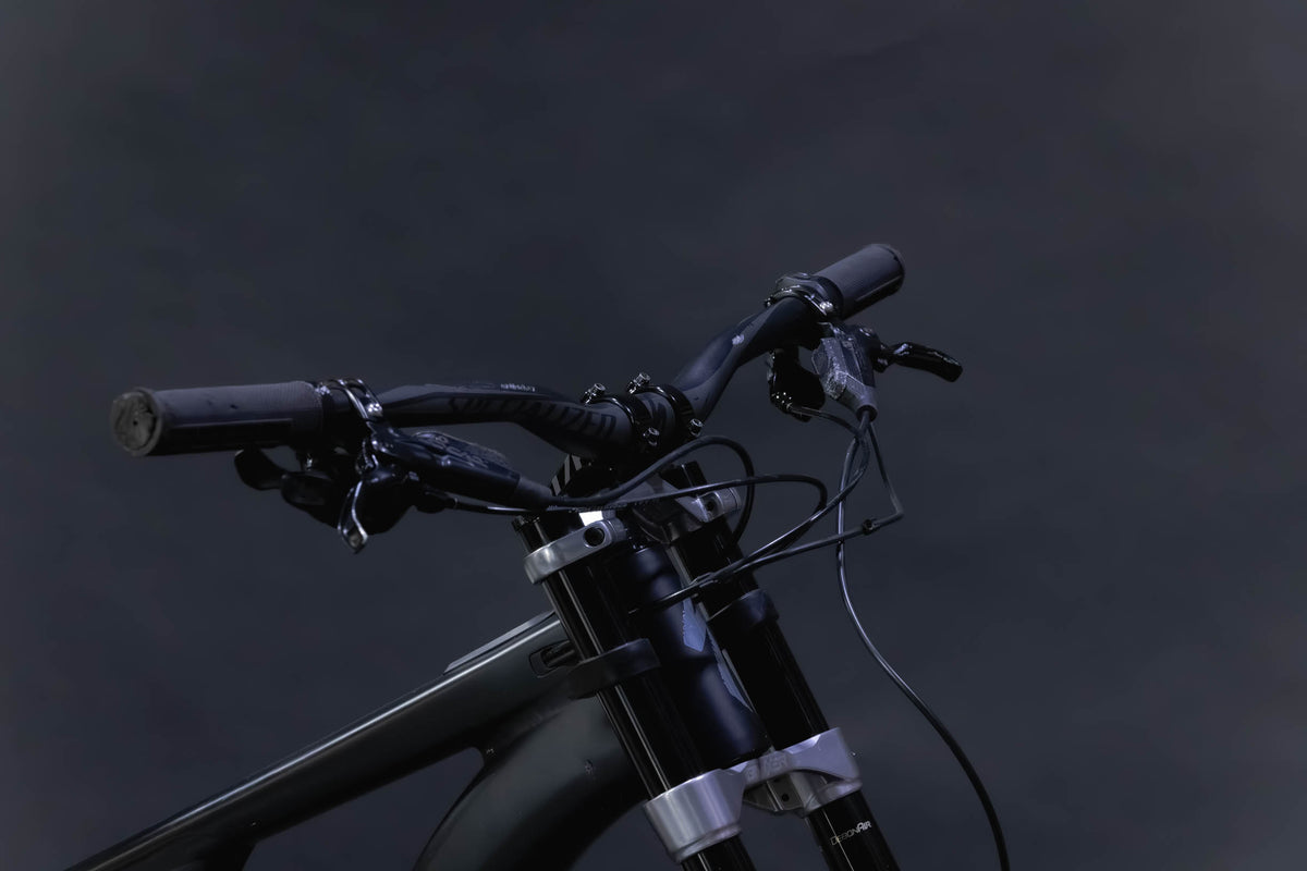 Bicicleta de Montaña Asistida Doble Suspensión Specialized Kenevo 27.5" Talla Large S4 (2021) Seminueva