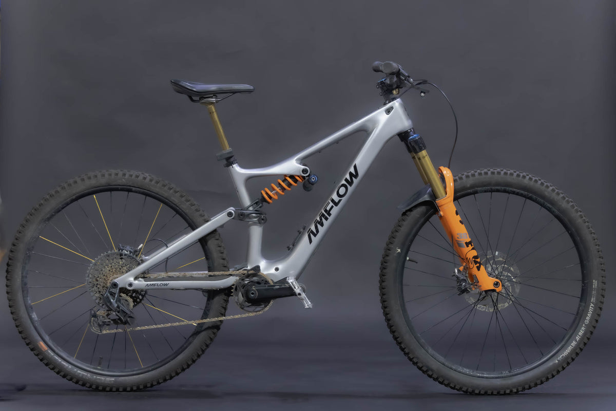 Bicicleta de Montaña Asistida Doble Suspensión Amflow PL Carbon  29" Talla Medium (2025) (Seminueva)