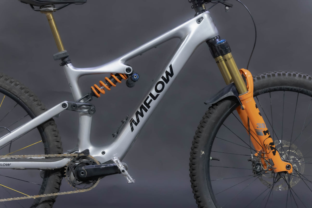 Bicicleta de Montaña Asistida Doble Suspensión Amflow PL Carbon  29" Talla Medium (2025) (Seminueva)