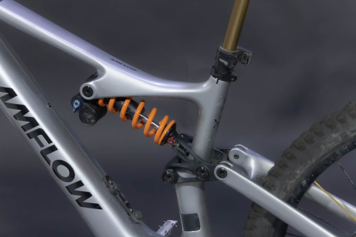 Bicicleta de Montaña Asistida Doble Suspensión Amflow PL Carbon  29" Talla Medium (2025) (Seminueva)