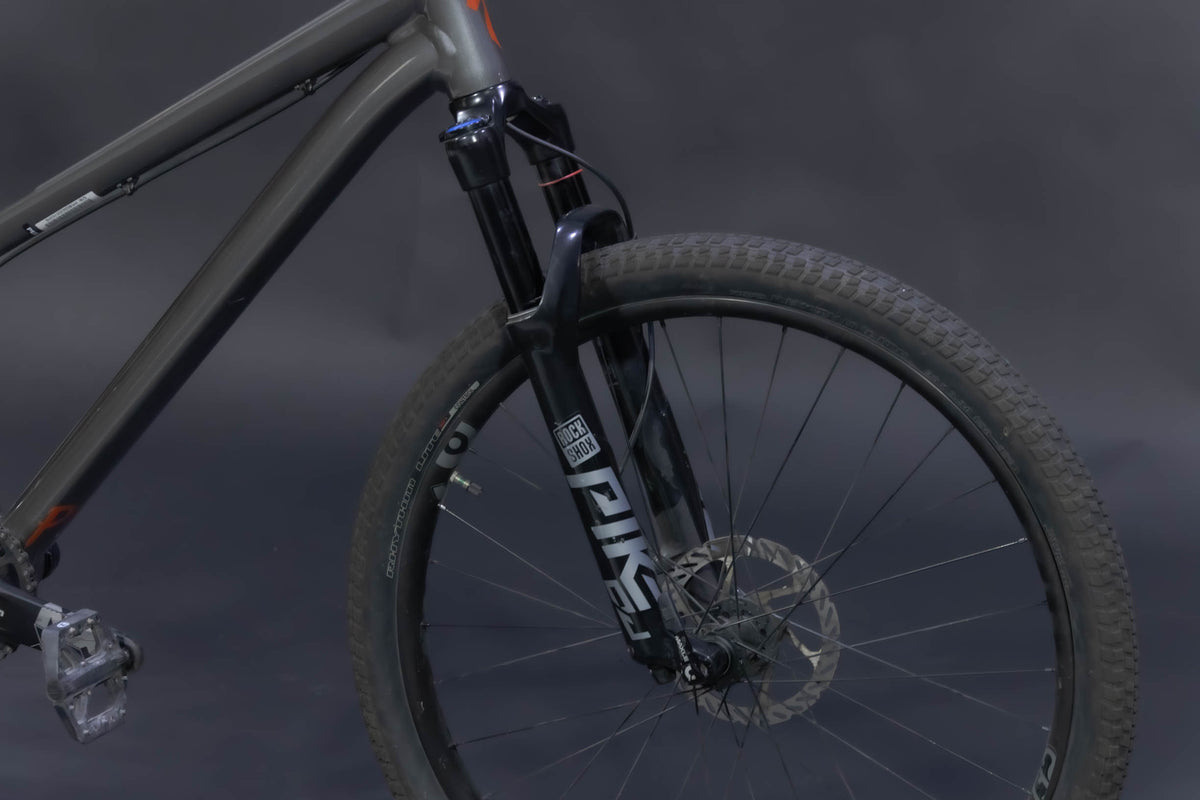 Bicicleta de ciudad Dirt Jump Specialized P.3 Talla Regular Rodado 26" (2023) Seminueva