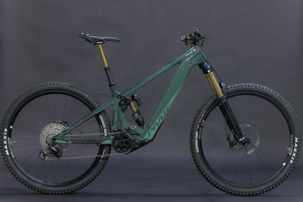 Bicicleta de Montaña Asistida Doble Suspensión Pivot Cycles Shuttle LT 29" Talla Medium (2023) Seminueva