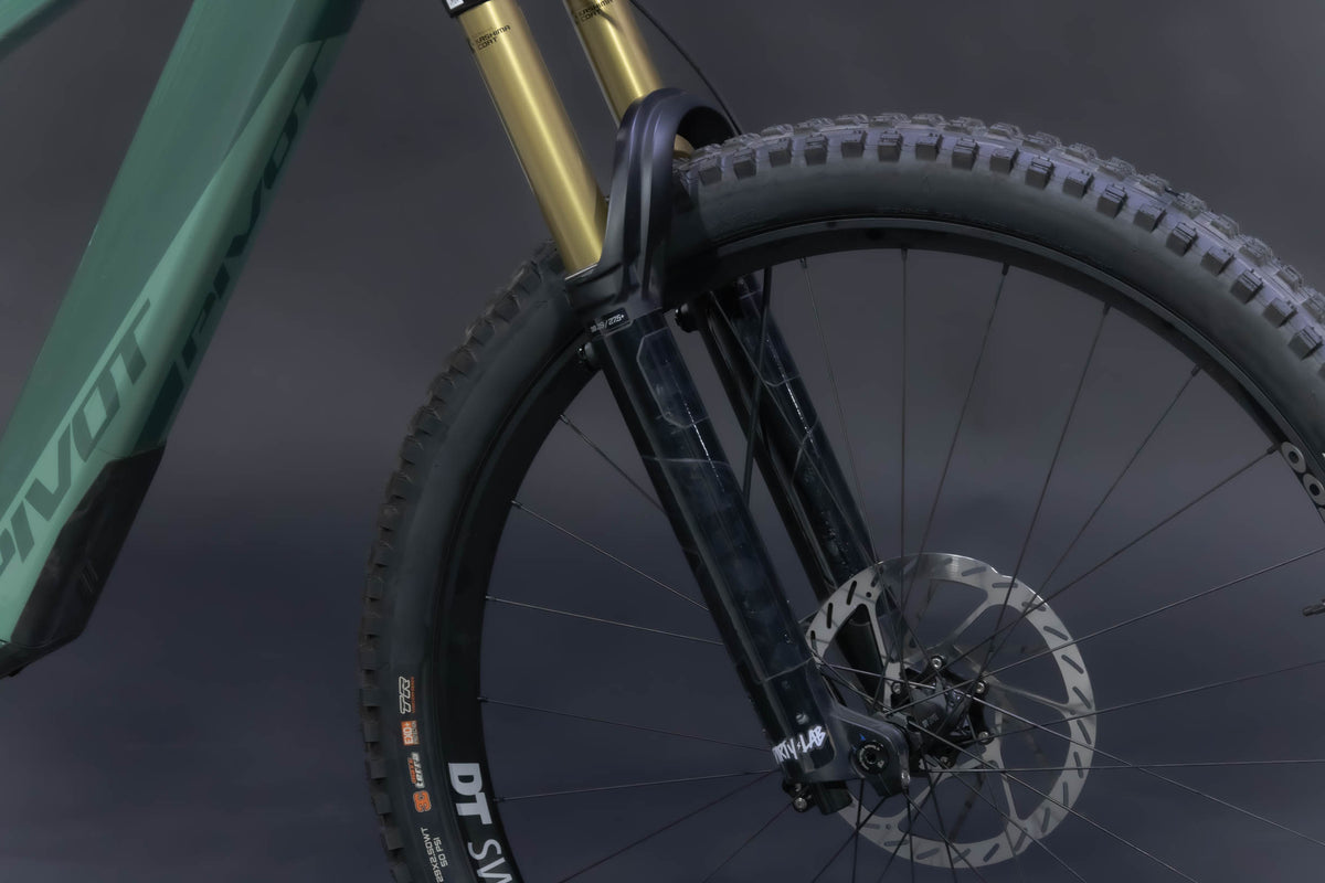 Bicicleta de Montaña Asistida Doble Suspensión Pivot Cycles Shuttle LT 29" Talla Medium (2023) Seminueva
