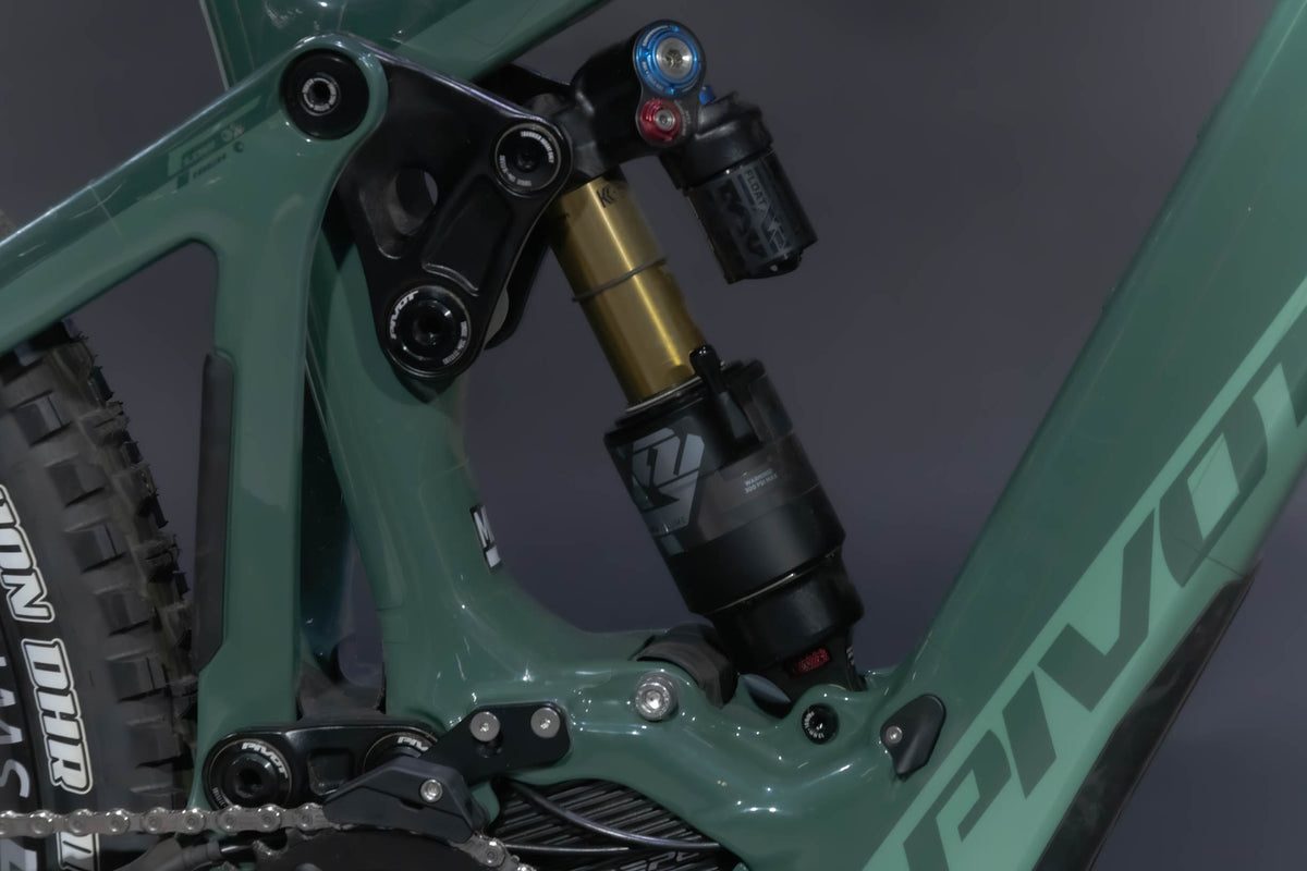 Bicicleta de Montaña Asistida Doble Suspensión Pivot Cycles Shuttle LT 29" Talla Medium (2023) Seminueva