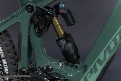Bicicleta de Montaña Asistida Doble Suspensión Pivot Cycles Shuttle LT 29" Talla Medium (2023) Seminueva