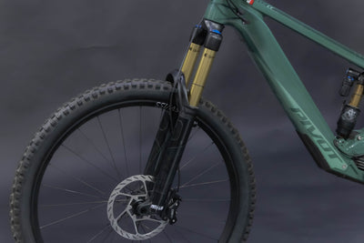 Bicicleta de Montaña Asistida Doble Suspensión Pivot Cycles Shuttle LT 29" Talla Medium (2023) Seminueva