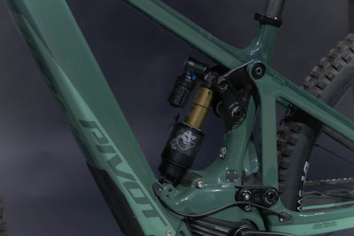 Bicicleta de Montaña Asistida Doble Suspensión Pivot Cycles Shuttle LT 29" Talla Medium (2023) Seminueva
