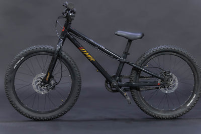 Bicicleta para Niño DMR Sidekick Ride 20" Talla Extra Small (2023) Seminueva