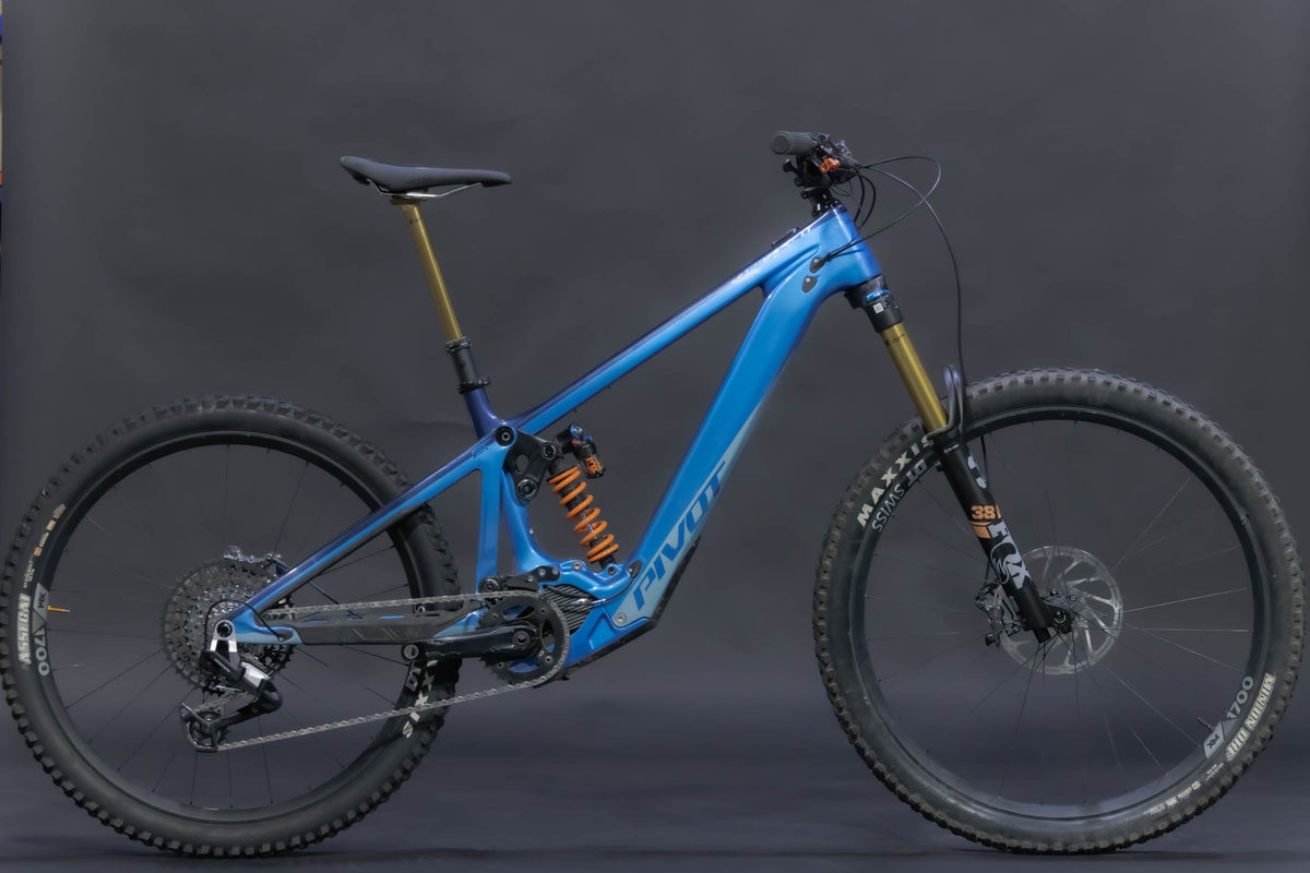 Bicicleta de Montaña Asistida Doble Suspensión Pivot Cycles Shuttle LT 29/27.5" Talla Large (2023) Seminueva