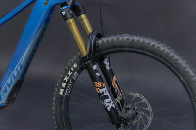 Bicicleta de Montaña Asistida Doble Suspensión Pivot Cycles Shuttle LT 29/27.5" Talla Large (2023) Seminueva