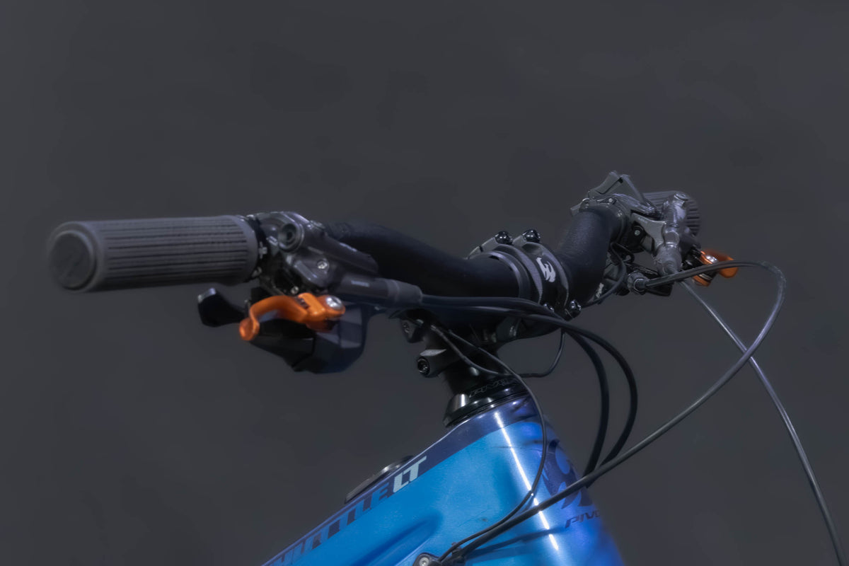 Bicicleta de Montaña Asistida Doble Suspensión Pivot Cycles Shuttle LT 29/27.5" Talla Large (2023) Seminueva