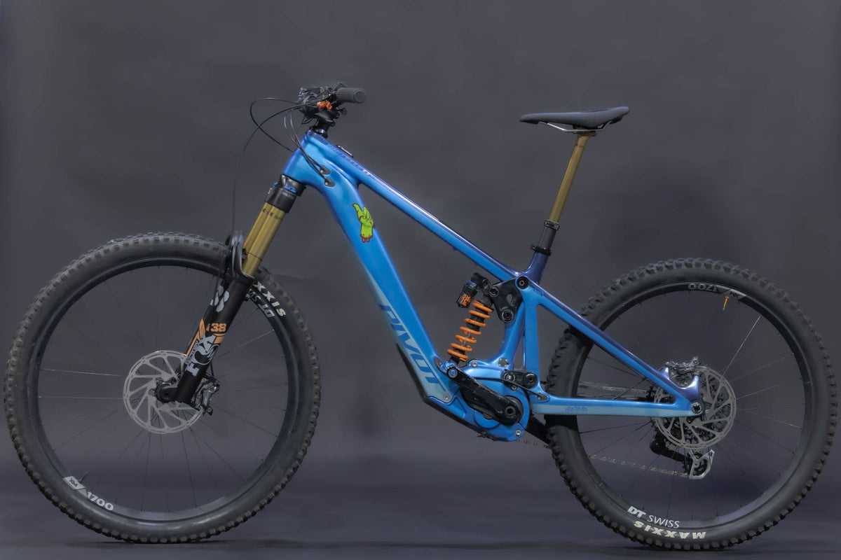 Bicicleta de Montaña Asistida Doble Suspensión Pivot Cycles Shuttle LT 29/27.5" Talla Large (2023) Seminueva