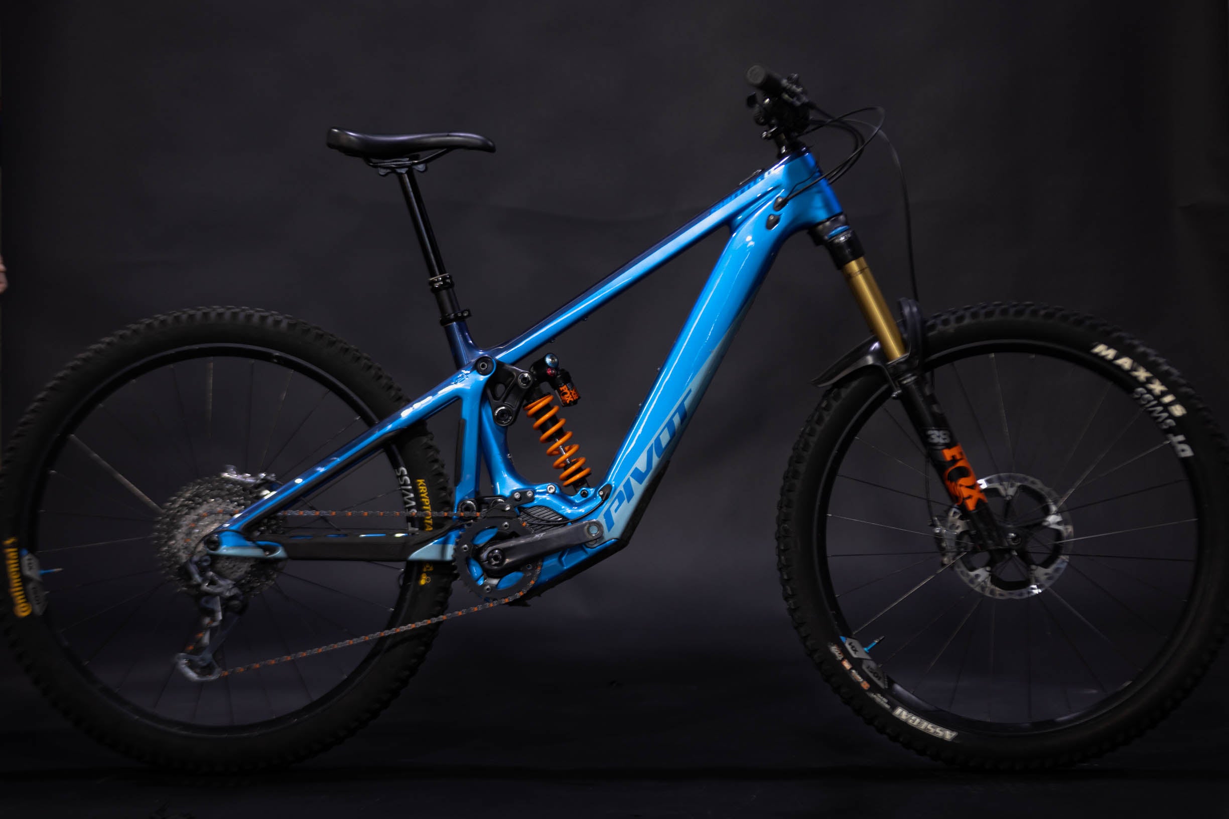 Bicicleta de Montaña Asistida Doble Suspensión Pivot Cycles Shuttle LT 29" Talla Medium (2023) Seminueva