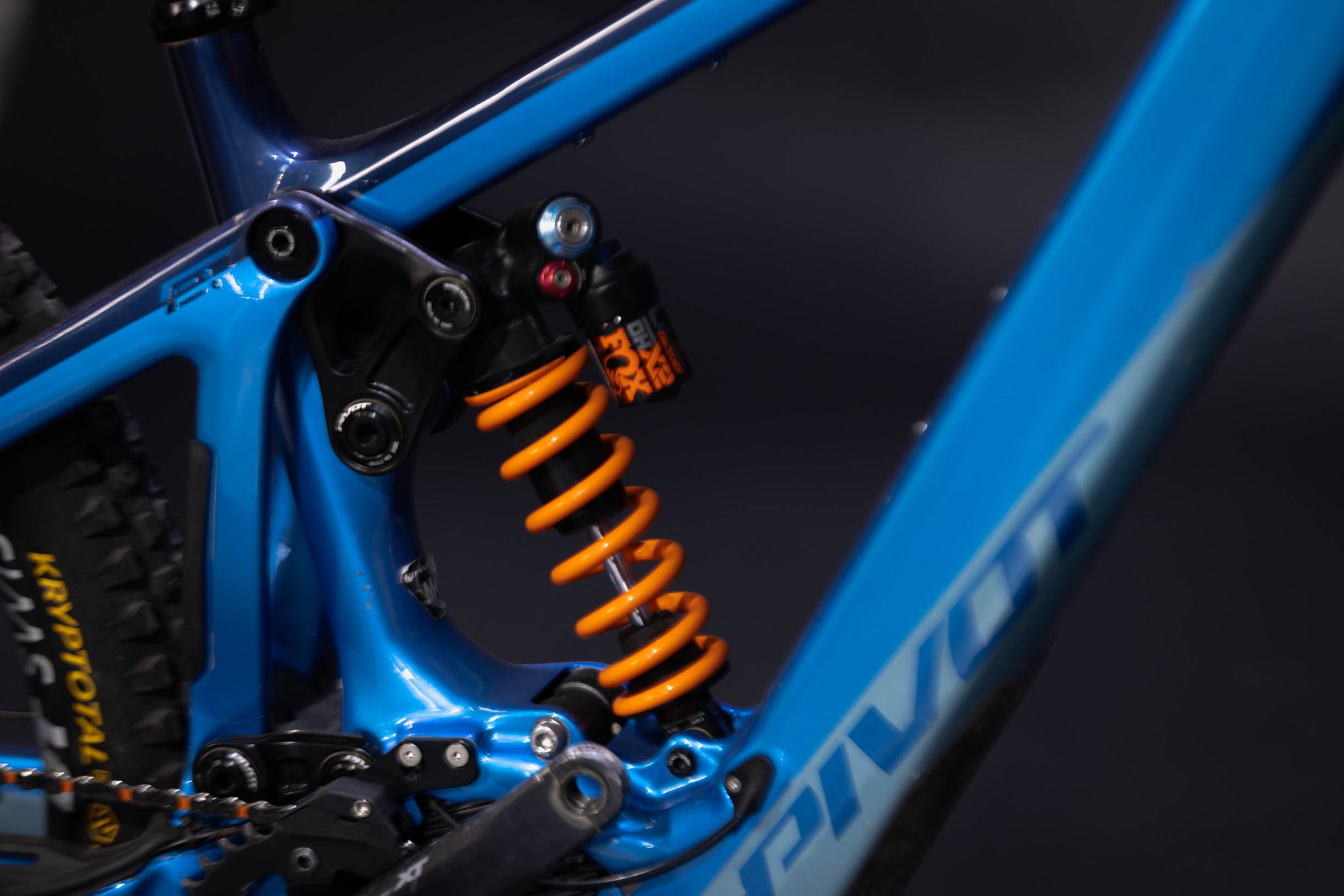 Bicicleta de Montaña Asistida Doble Suspensión Pivot Cycles Shuttle LT 29" Talla Medium (2023) Seminueva