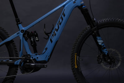 Bicicleta de Montaña Asistida Doble Suspensión Pivot Cycles Shuttle AM 29" Talla Small (2024) Seminueva