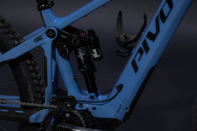 Bicicleta de Montaña Asistida Doble Suspensión Pivot Cycles Shuttle AM 29" Talla Small (2024) Seminueva