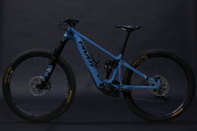 Bicicleta de Montaña Asistida Doble Suspensión Pivot Cycles Shuttle AM 29" Talla Small (2024) Seminueva