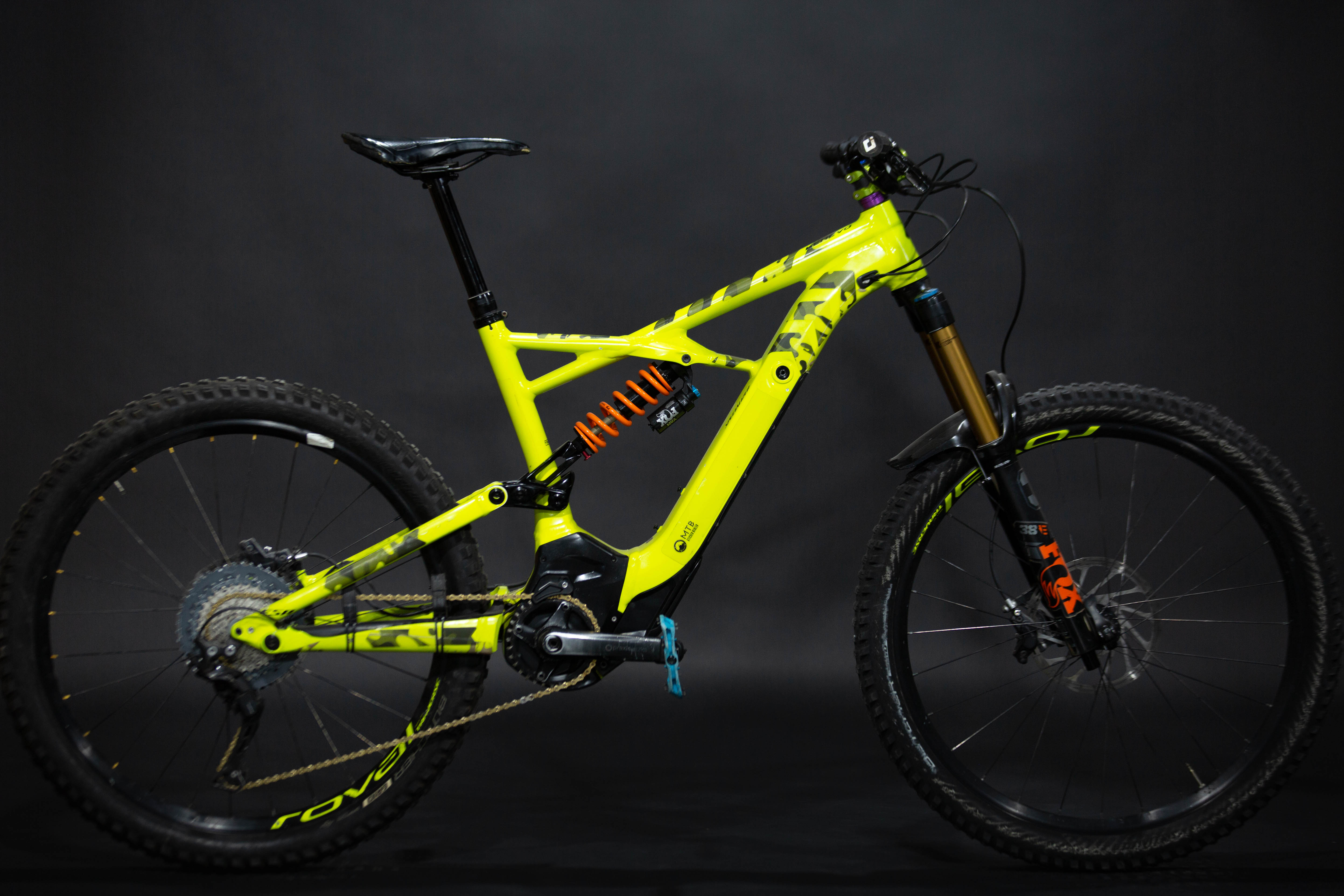 Bicicleta de Montaña Asistida Doble Suspensión Specialized Kenevo Comp 27.5" Talla Large S4 (2019) Seminueva