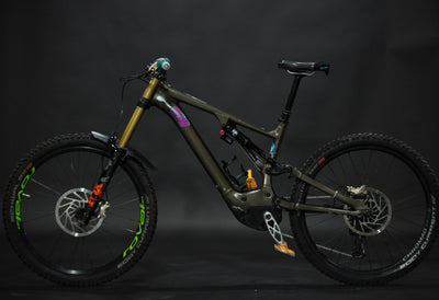 Bicicleta de Montaña Asistida Doble Suspensión Specialized Kenevo Comp 27.5" Talla Medium (2020) Seminueva