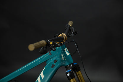 Bicicleta de Montaña Asistida Doble Suspensión Pivot Cycles Shuttle LT 29" Talla Large (2025) Seminueva