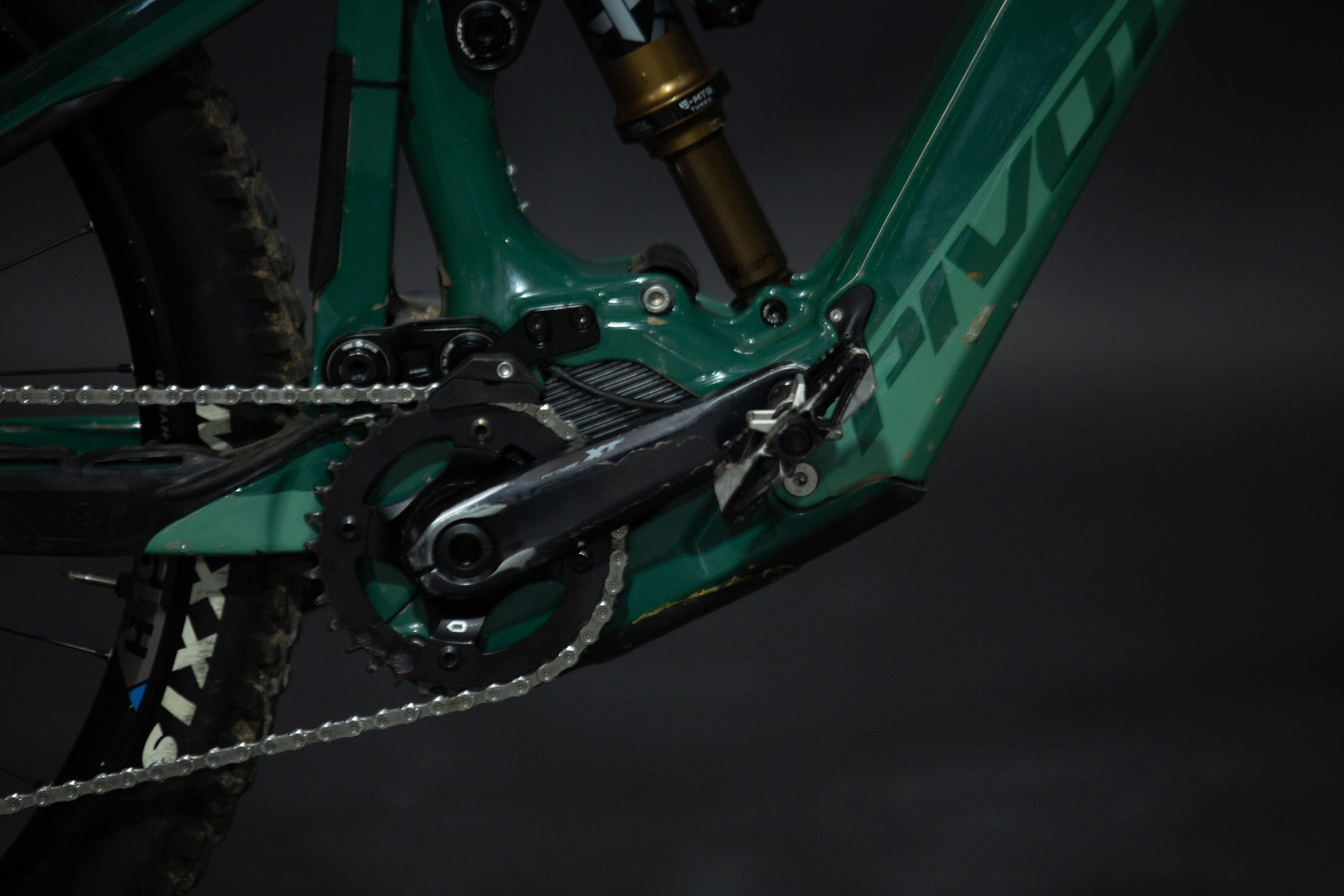 Bicicleta de Montaña Asistida Doble Suspensión Pivot Cycles Shuttle LT 29" Talla Medium (2023) Seminueva