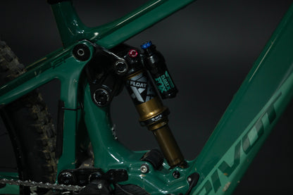 Bicicleta de Montaña Asistida Doble Suspensión Pivot Cycles Shuttle LT 29" Talla Medium (2023) Seminueva