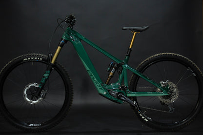 Bicicleta de Montaña Asistida Doble Suspensión Pivot Cycles Shuttle LT 29" Talla Medium (2023) Seminueva