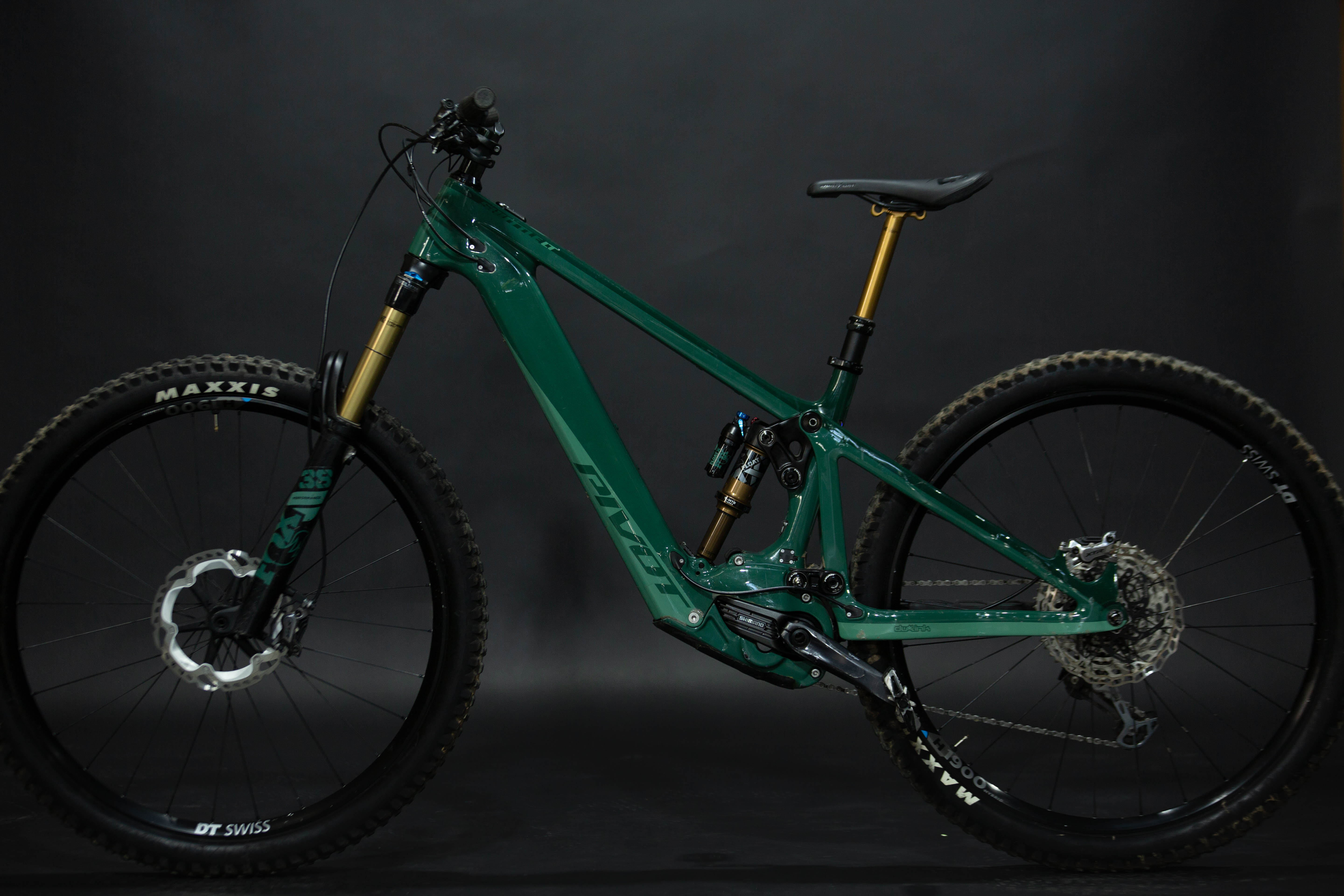 Bicicleta de Montaña Asistida Doble Suspensión Pivot Cycles Shuttle LT 29" Talla Medium (2023) Seminueva