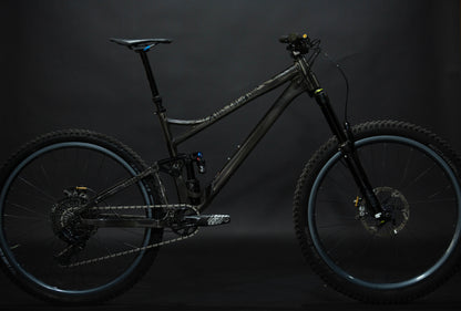 Bicicleta De Montaña Doble Suspensión Banshee Titan 29/27.5" Talla Large (2022) Seminueva