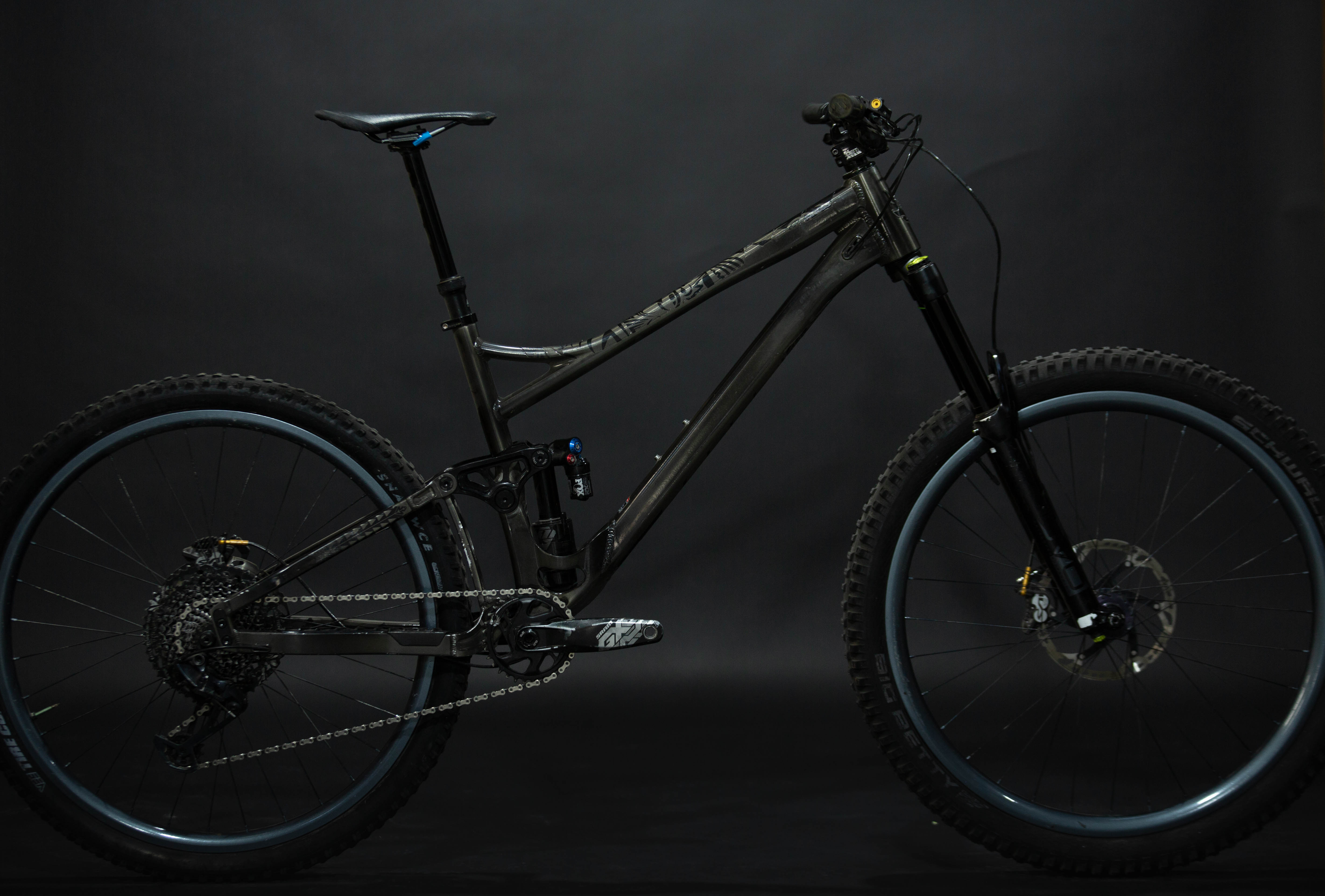 Bicicleta De Montaña Doble Suspensión Banshee Titan 29/27.5" Talla Large (2022) Seminueva