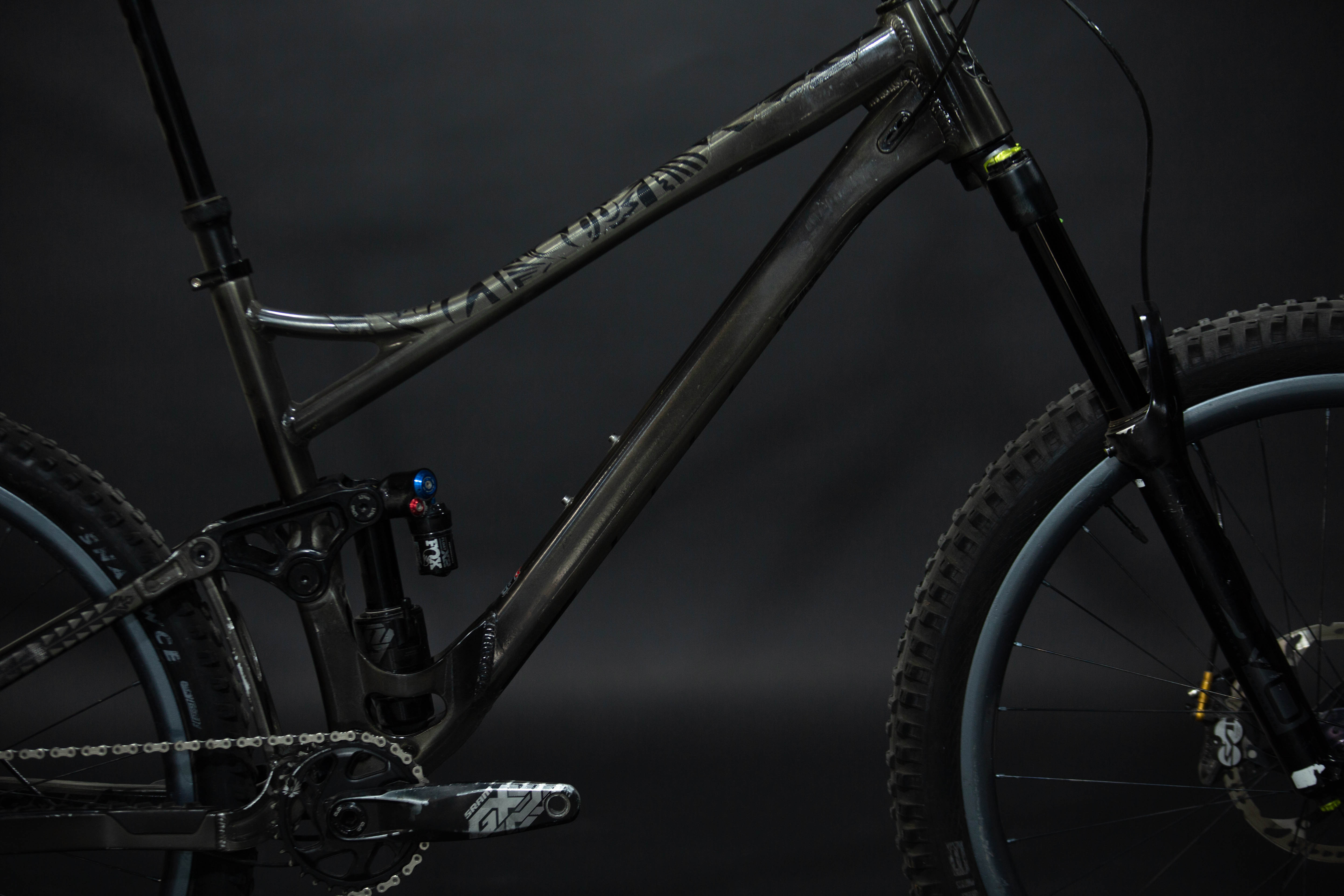 Bicicleta De Montaña Doble Suspensión Banshee Titan 29/27.5" Talla Large (2022) Seminueva