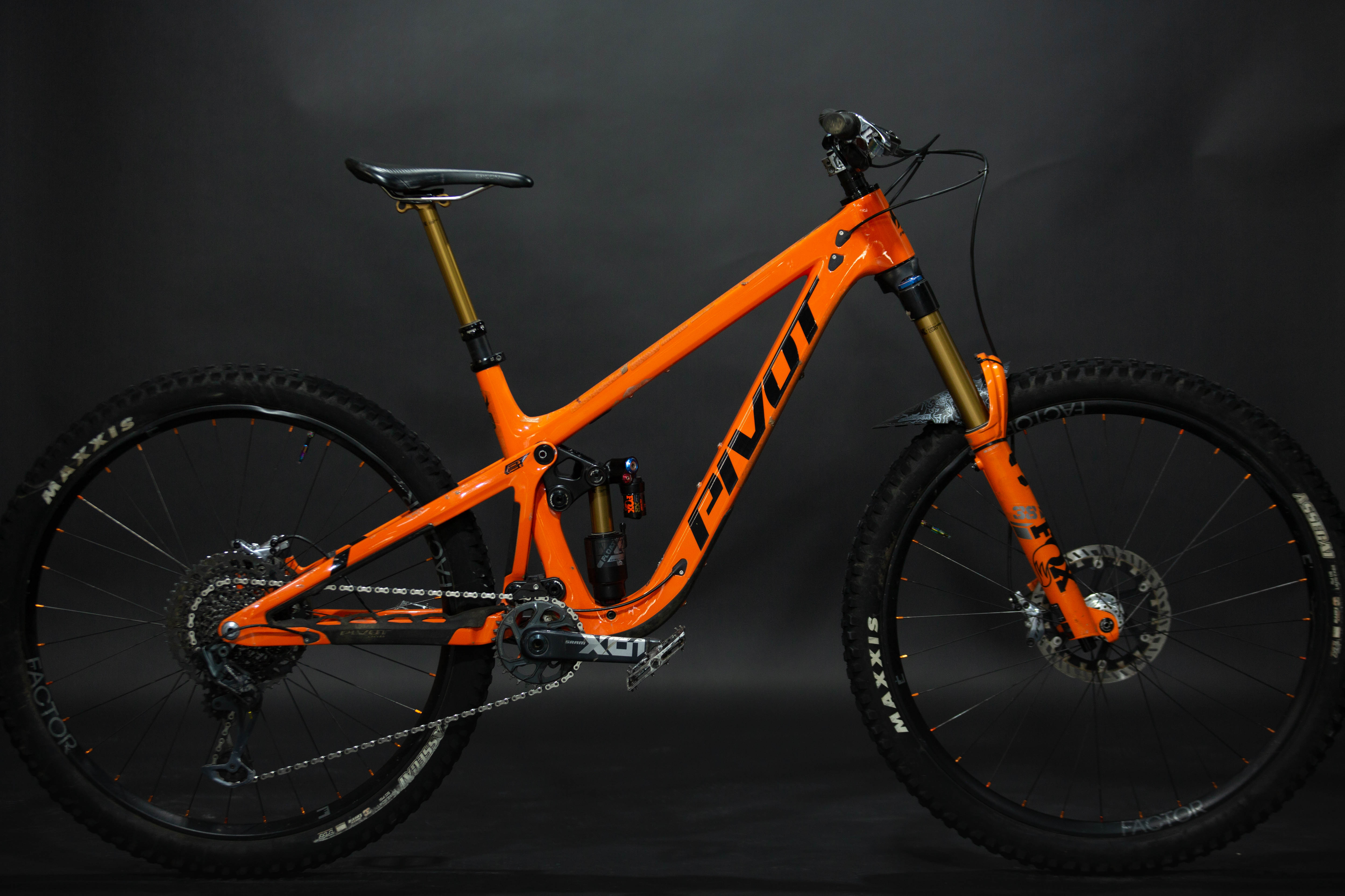 Bicicleta De Montaña Doble Suspensión Pivot Cycles Firebird 29" Talla Medium (2022) Seminueva