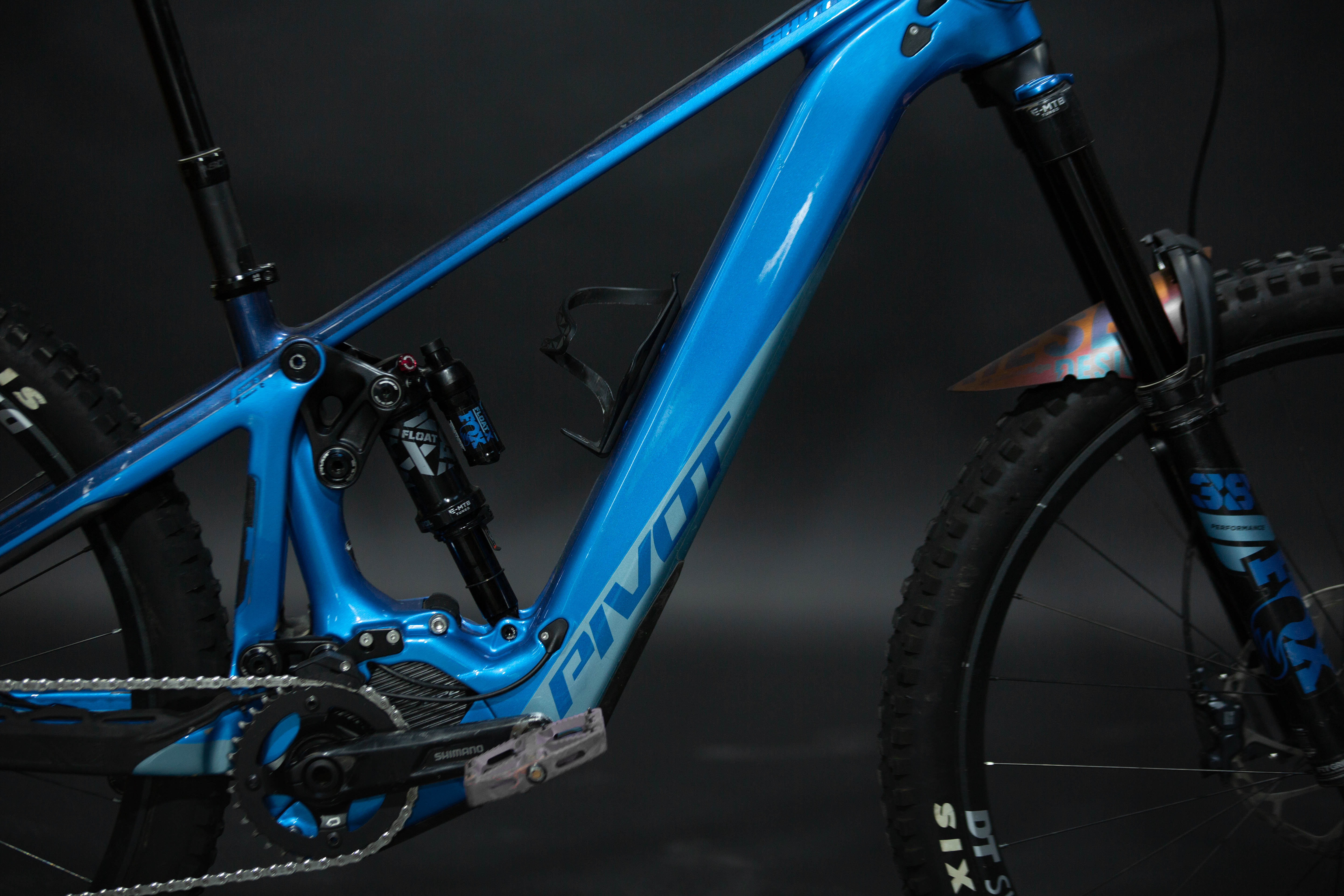 Bicicleta de Montaña Asistida Doble Suspensión Pivot Cycles Shuttle LT 29" Talla Small (2023) Seminueva