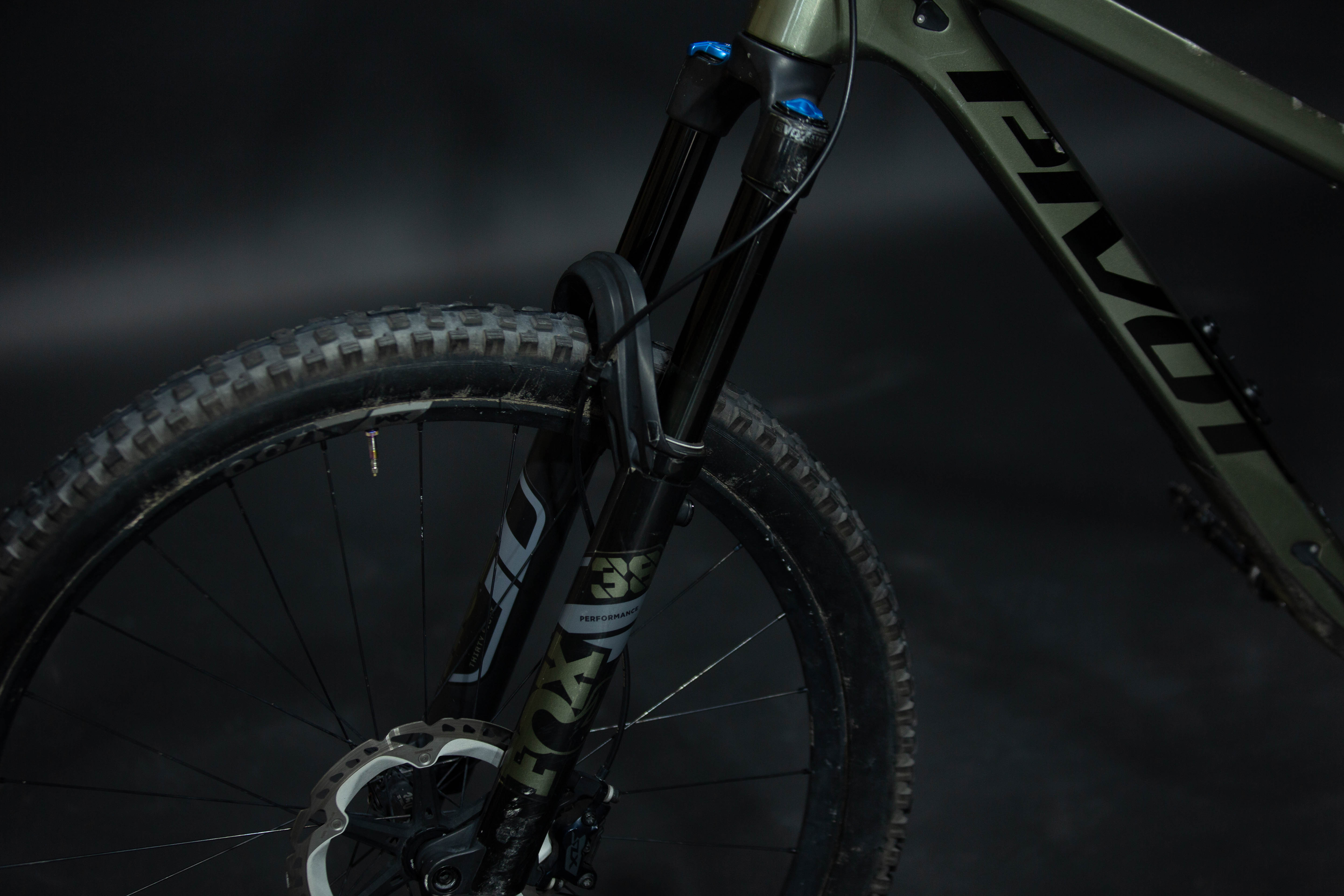 Bicicleta De Montaña Doble Suspensión Pivot Cycles Firebird 29" Talla X-Large (2023) Seminueva