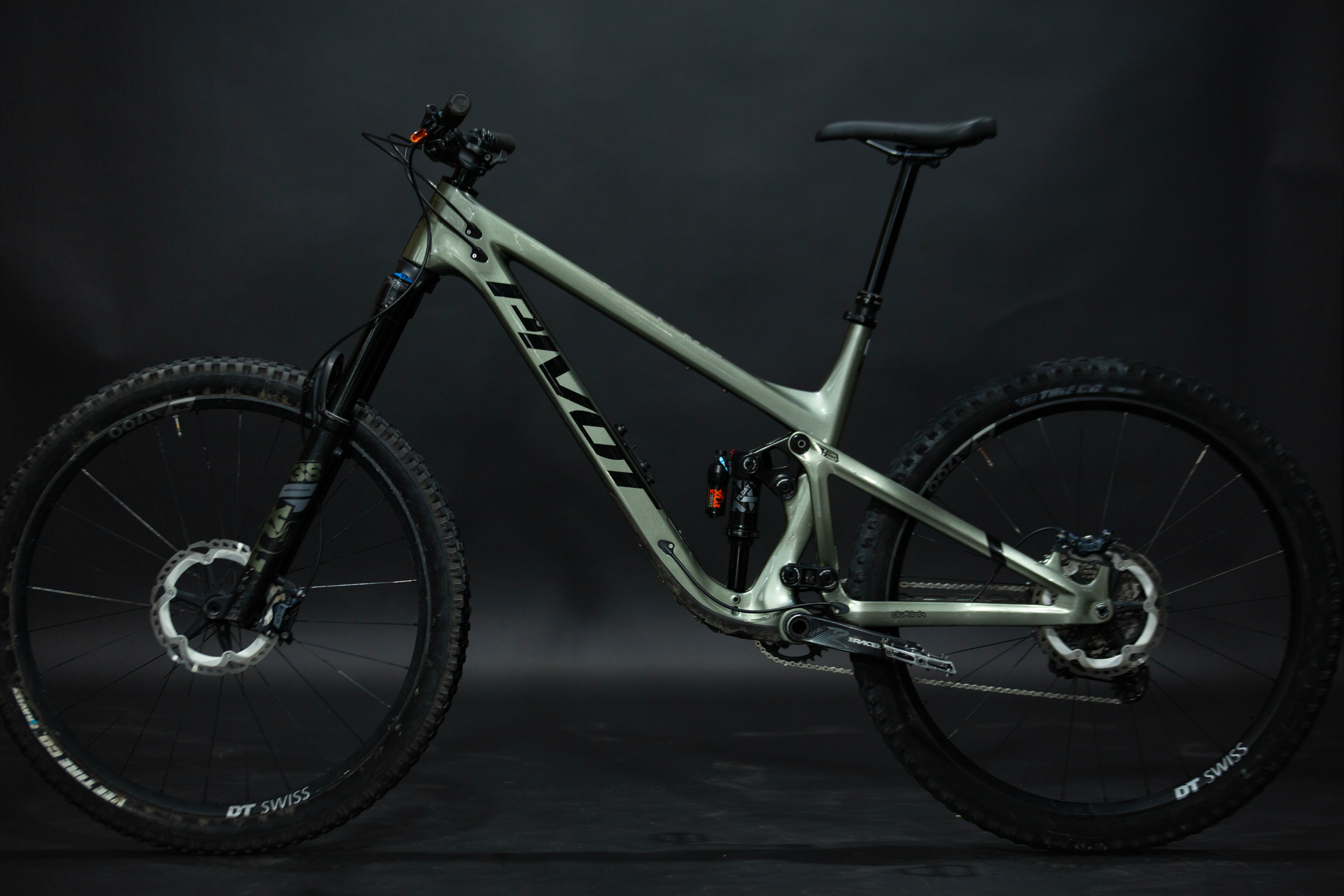 Bicicleta De Montaña Doble Suspensión Pivot Cycles Firebird 29" Talla X-Large (2023) Seminueva