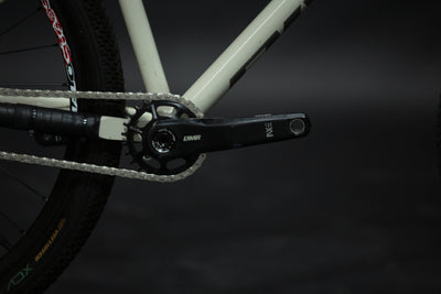 Bicicleta de ciudad Dirt Jump Pivot Point Talla Regular Rodado 26" (2024) Seminueva