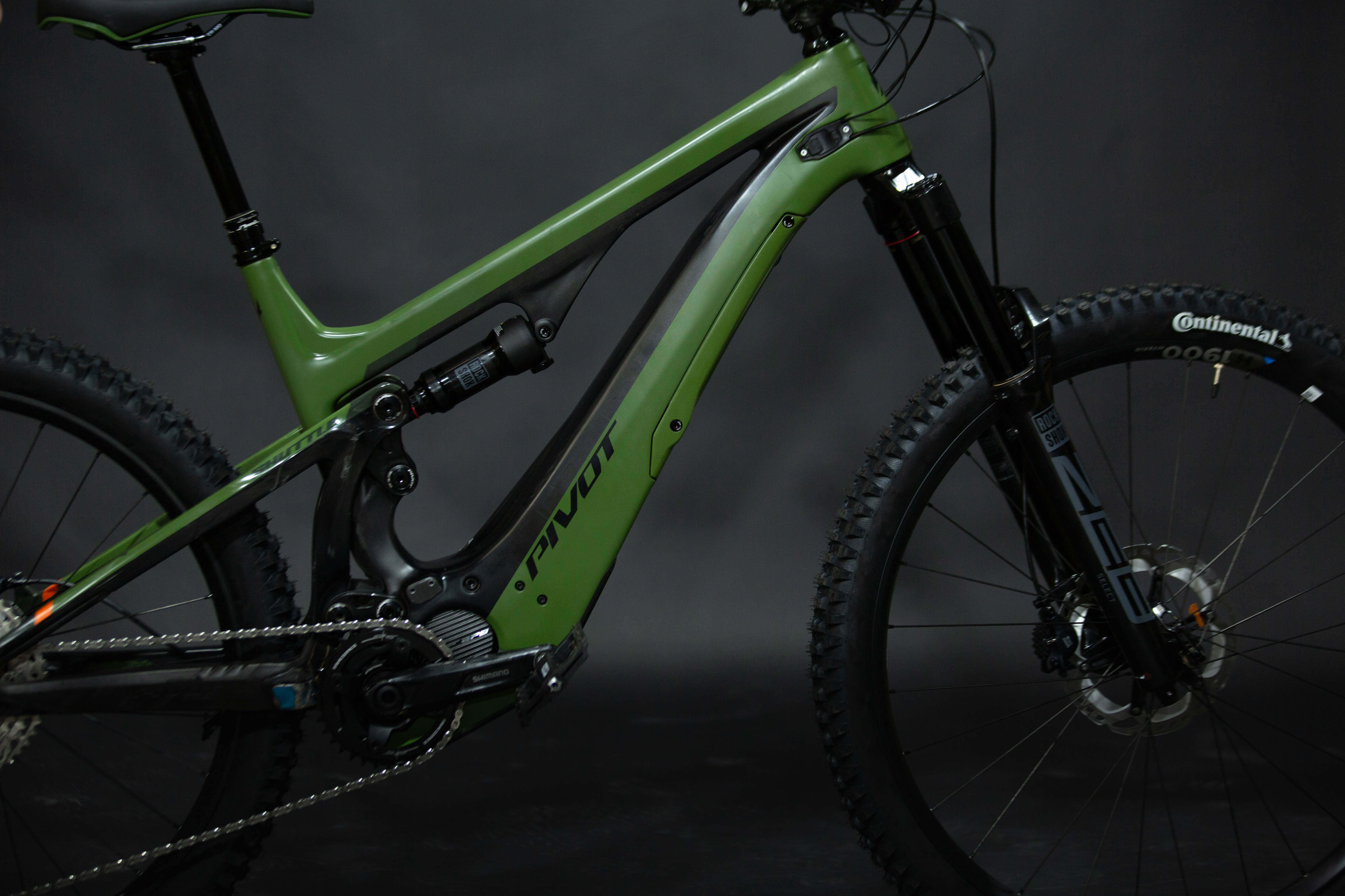 Bicicleta de Montaña Asistida Doble Suspensión Pivot Cycles Shuttle AM 29" Talla Large (2021) Seminueva