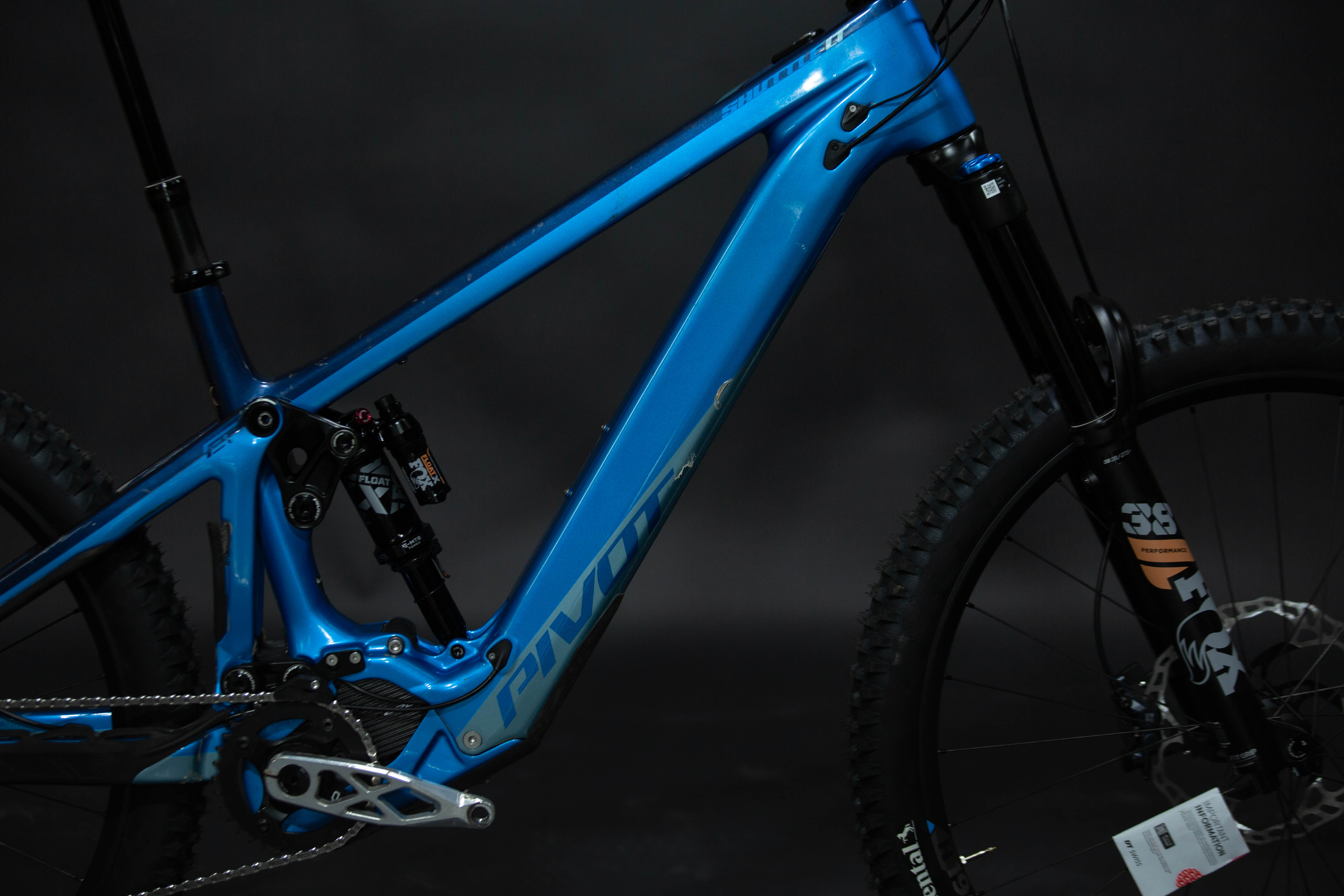 Bicicleta de Montaña Asistida Doble Suspensión Pivot Cycles Shuttle LT 29" Talla Large (2023) Seminueva
