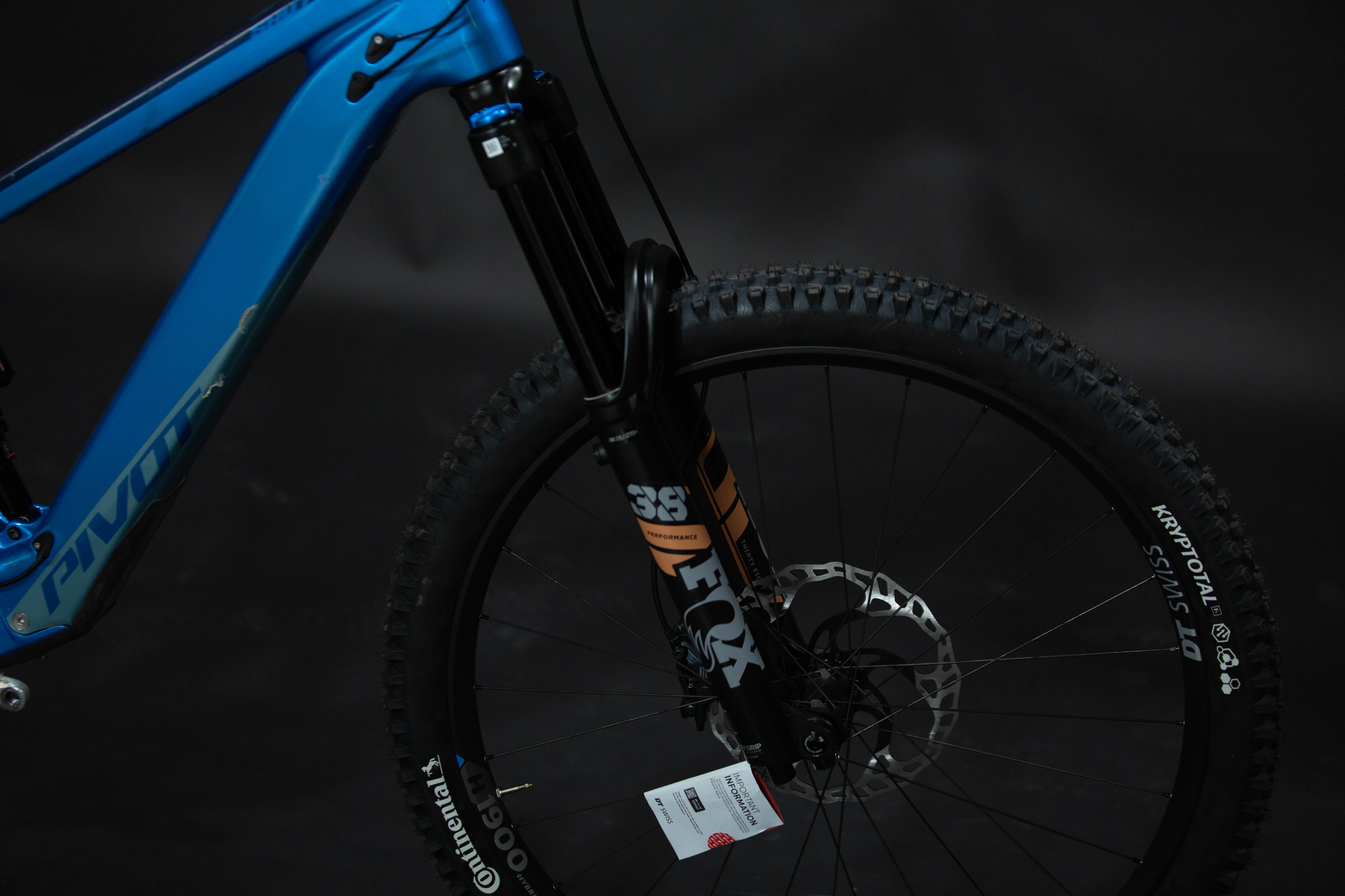 Bicicleta de Montaña Asistida Doble Suspensión Pivot Cycles Shuttle LT 29" Talla Large (2023) Seminueva