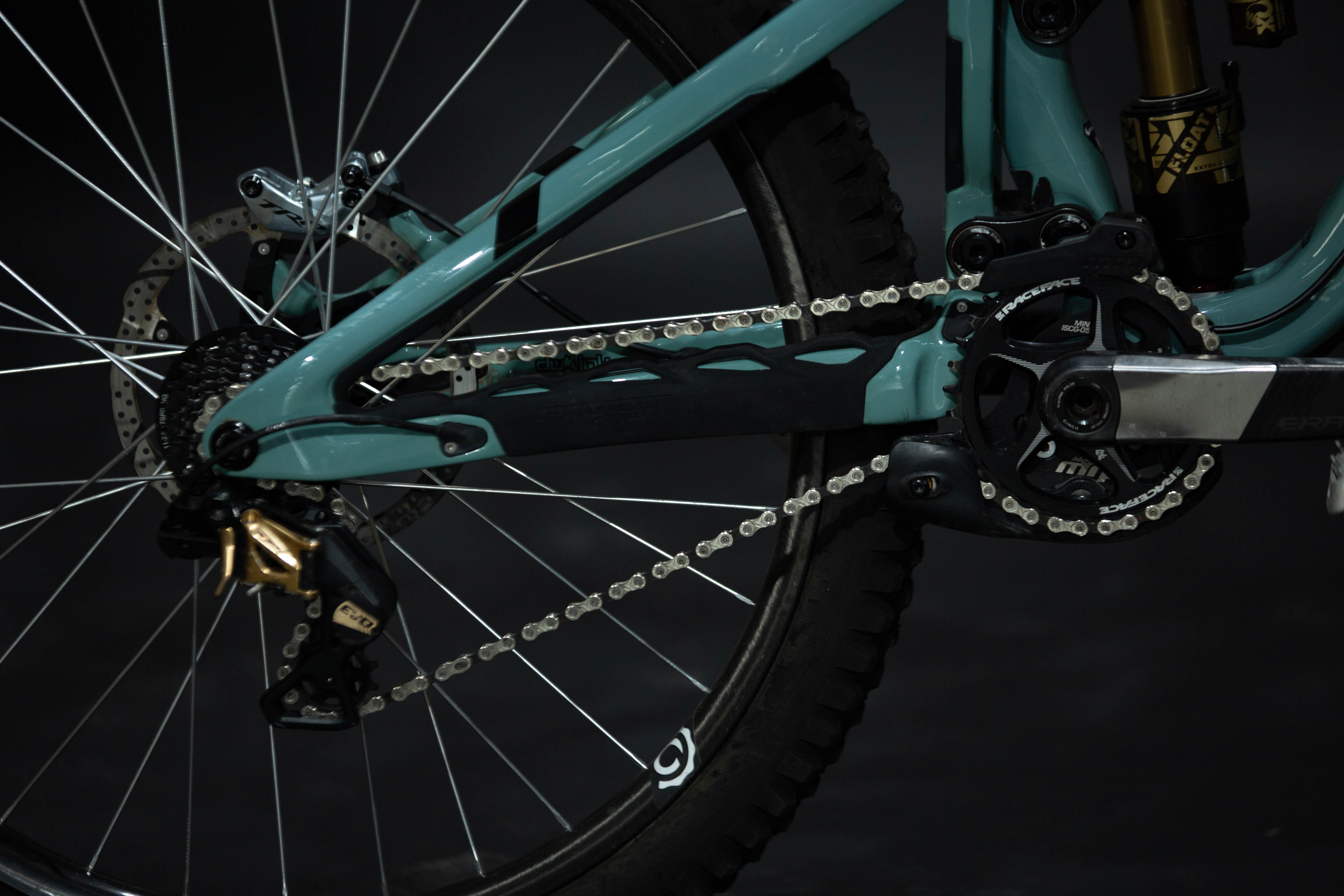 Bicicleta De Montaña Doble Suspensión Pivot Cycles Mach 6 27.5" Talla Medium (2025) Seminueva