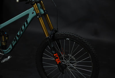 Bicicleta De Montaña Doble Suspensión Pivot Cycles Mach 6 27.5" Talla Medium (2025) Seminueva