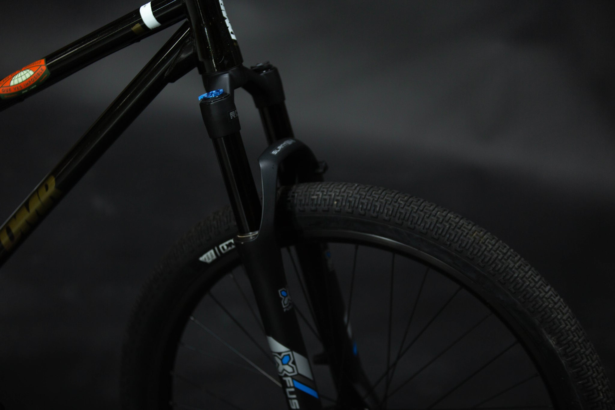 Bicicleta de ciudad Dirt Jump DMR Sect Pro Talla Regular Rodado 26" (2022) Seminueva