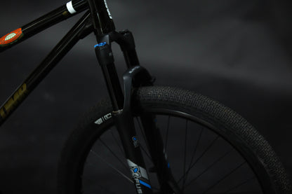 Bicicleta de ciudad Dirt Jump DMR Sect Pro Talla Regular Rodado 26" (2022) Seminueva